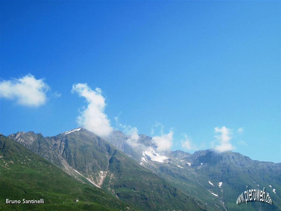 14 nuvole sulle cime.jpg